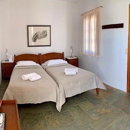 Antheia Hotel Folégandros Quarto foto