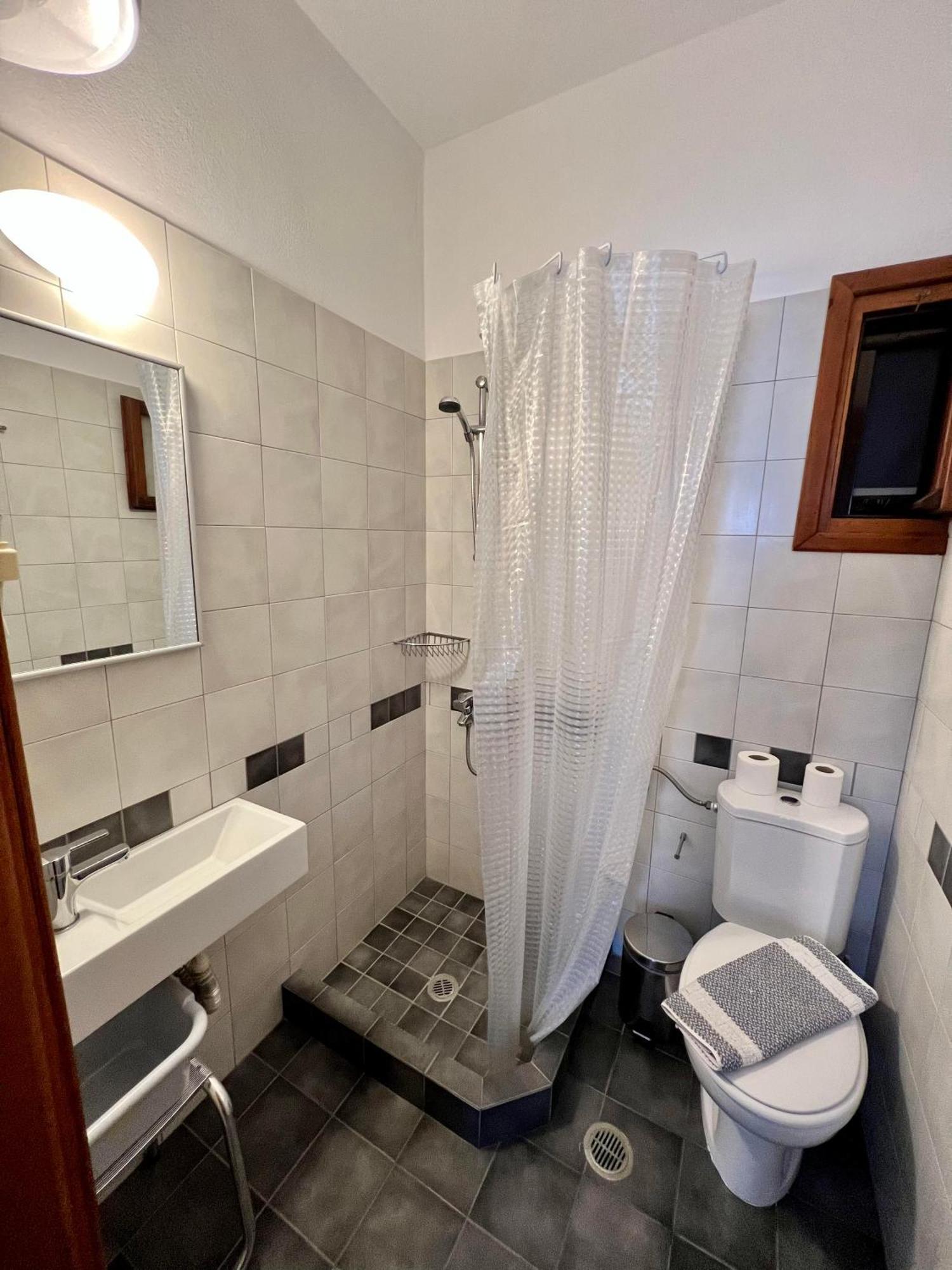 Antheia Hotel Folégandros Quarto foto